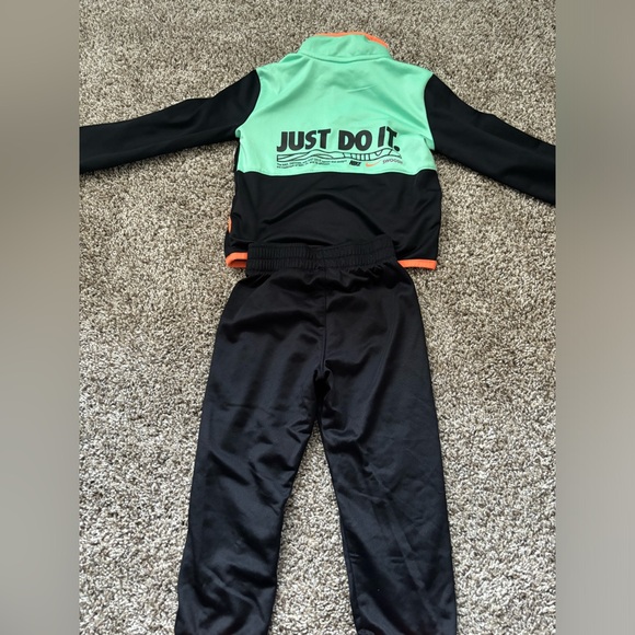 Toddler Nike Tracksuit - Picture 2 of 5